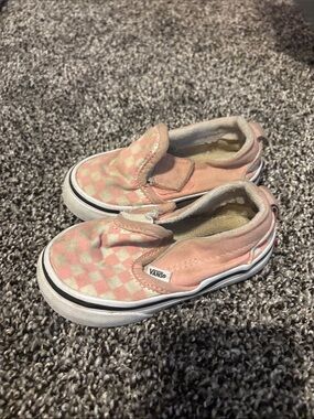Toddler Vans Slip-On Checkerboard Sneakers in Pink and White